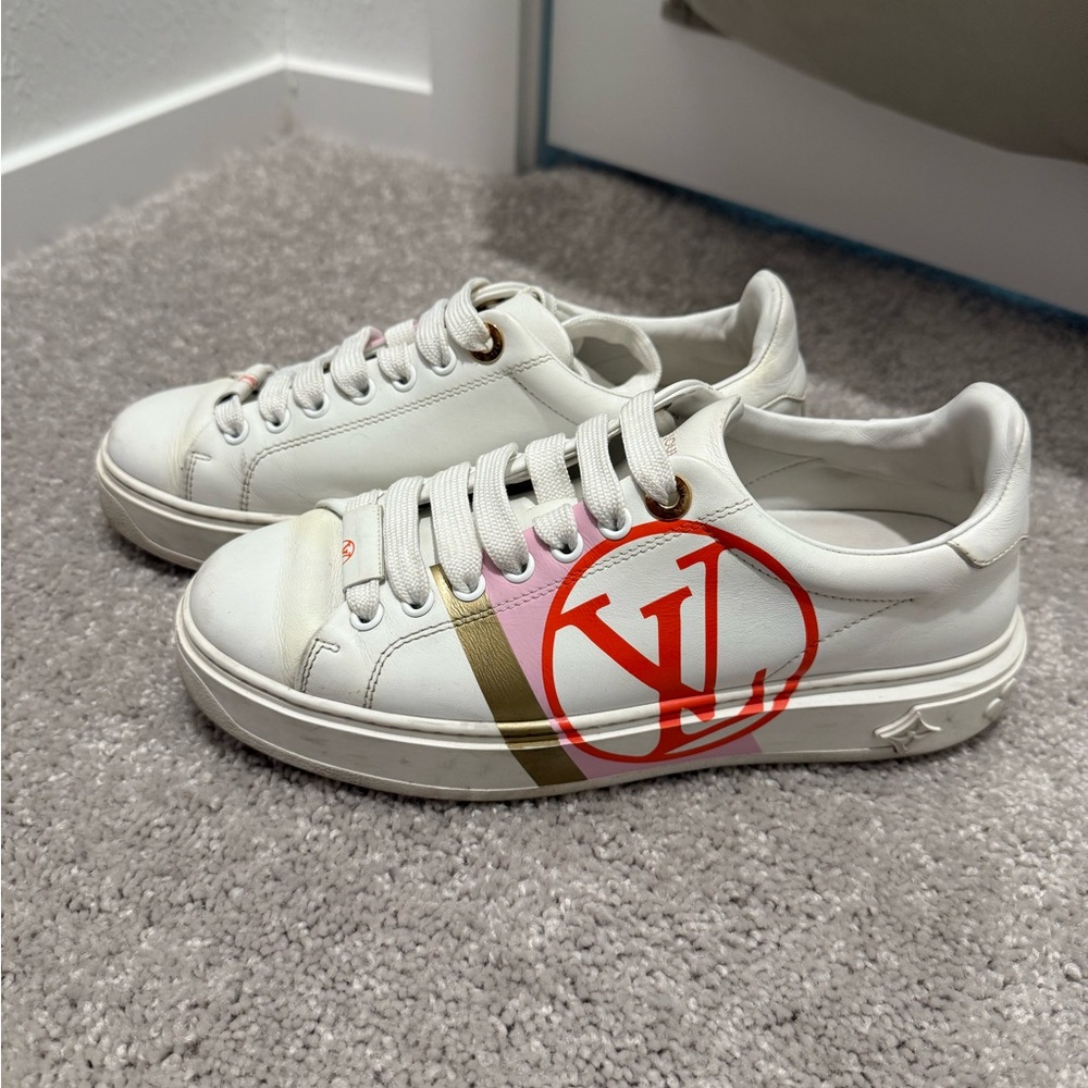 Louis Vuitton Luxembourg White Leather Sneakers with Oversized LV Logo